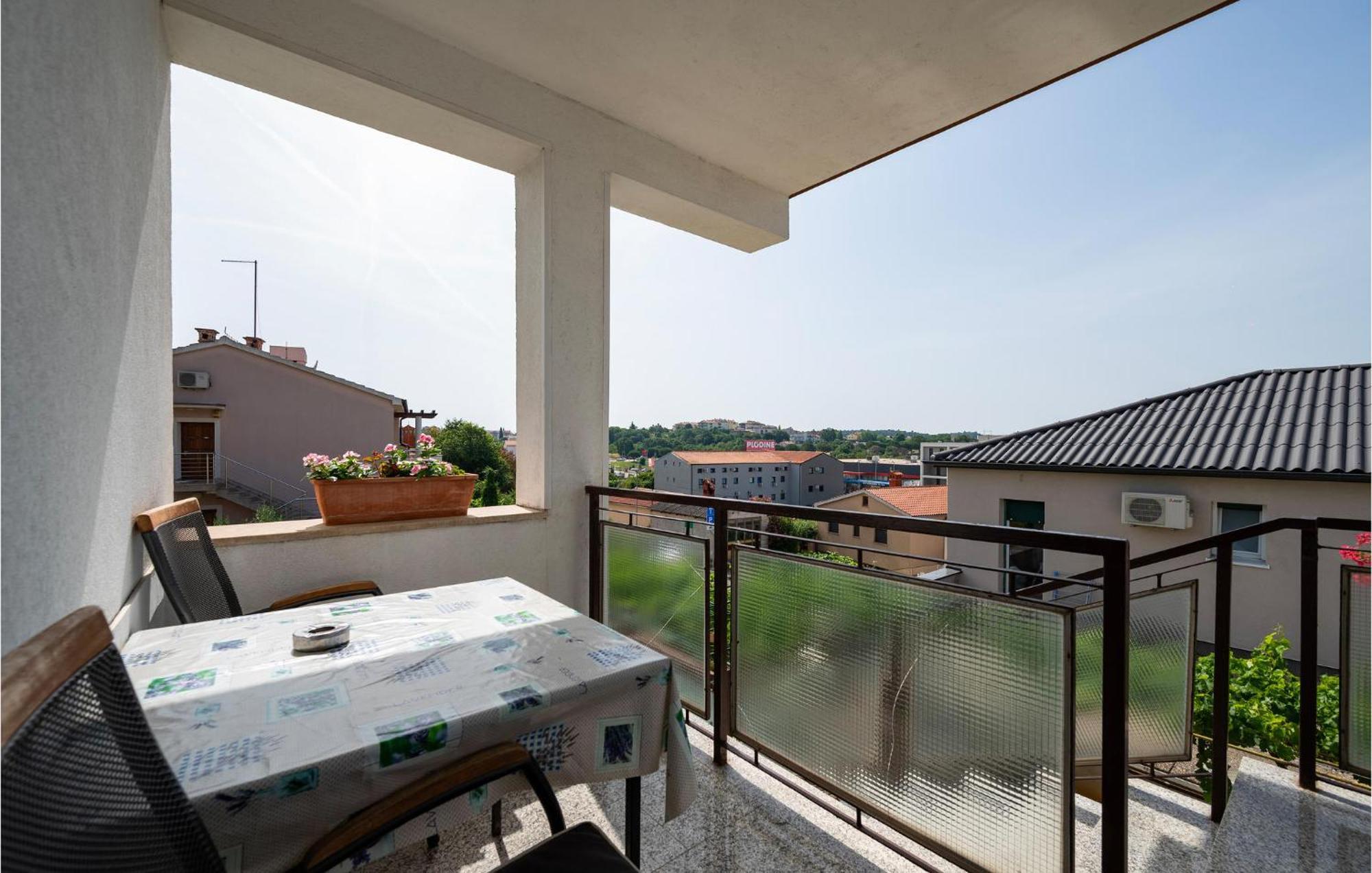 1 Bedroom Cozy Apartment In Pula Exteriér fotografie